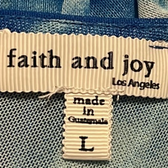 Faith & Joy, Tie Dye, Roll Tab Sleeves, Chest Pockets, V-Neckline Top, Large - Picture 6 of 6